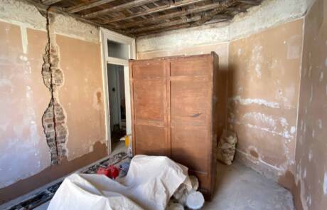 bathroom-before bathroom before renovation