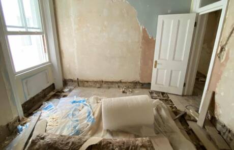 livingroom-before-refurbishment living room before refurbishment